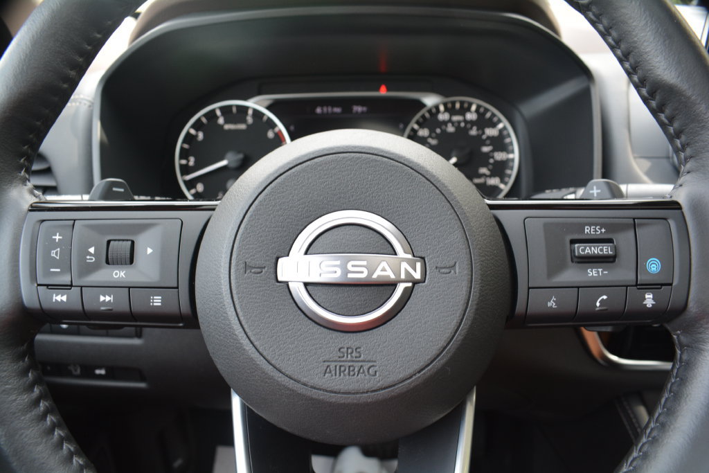 Used 2023 Nissan Rogue SL AWD/4WD image 13