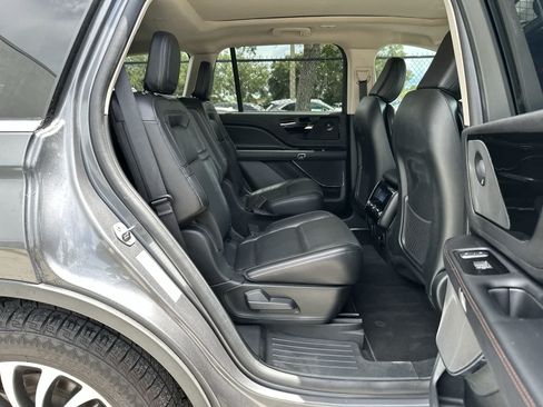 Used 2023 Lincoln Aviator Reserve AWD/4WD image 18