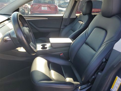 Used 2023 Tesla Model Y Performance image 18