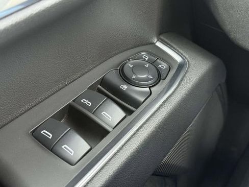 Used 2025 Chevrolet Silverado 1500 LT image 17