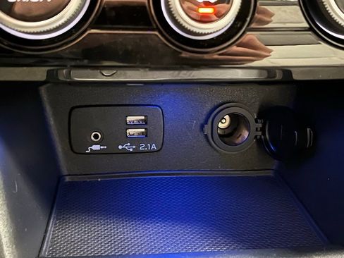 Used 2022 Subaru Forester Premium image 12