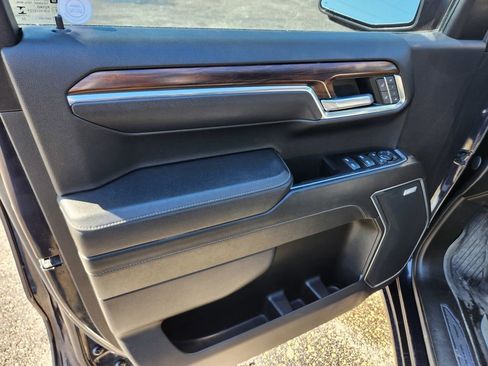 Used 2023 GMC Sierra 1500 SLT image 35