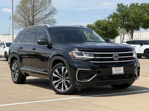 Used 2023 Volkswagen Atlas SEL Premium image 2