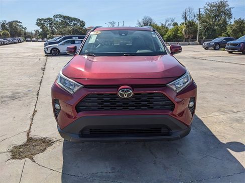 Used 2019 Toyota RAV4 XLE Premium image 4