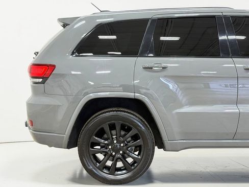 Used 2022 Jeep Grand Cherokee Laredo X image 11