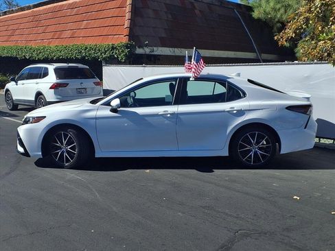 Certified 2023 Toyota Camry SE image 3