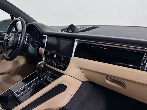 Used 2023 Porsche Macan AWD/4WD image 50