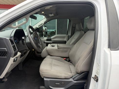 Used 2020 Ford F550 2WD Regular Cab Super Duty w/ XLT Value Package image 23