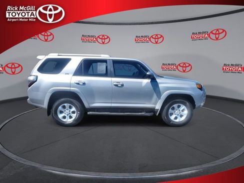 Used 2017 Toyota 4Runner SR5 image 9