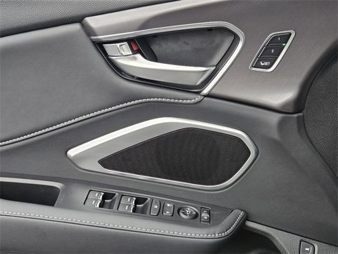 Certified 2025 Acura RDX SH-AWD image 26