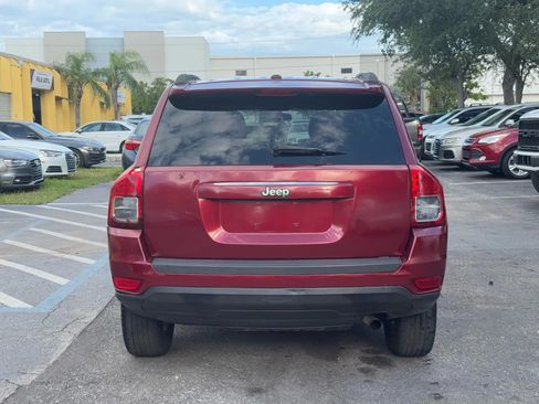Used 2012 Jeep Compass Latitude w/ Sun/Sound Group AWD/4WD image 11