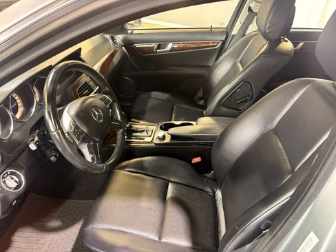 Used 2013 Mercedes-Benz C 300 4MATIC Sedan image 9