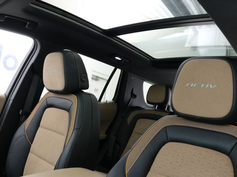 Used 2025 Chevrolet Equinox ACTIV w/ Safety and Technology Package image 24