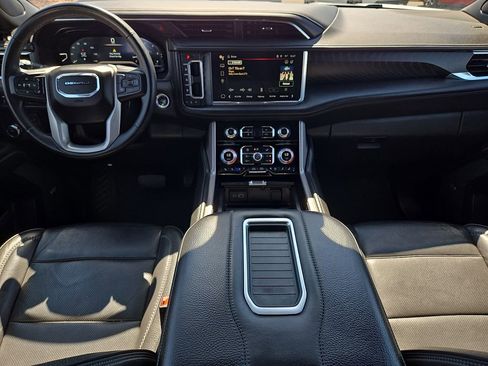 Used 2024 GMC Yukon XL Denali image 11
