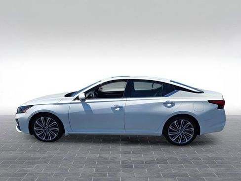 Used 2023 Nissan Altima 2.5 SL FWD image 4