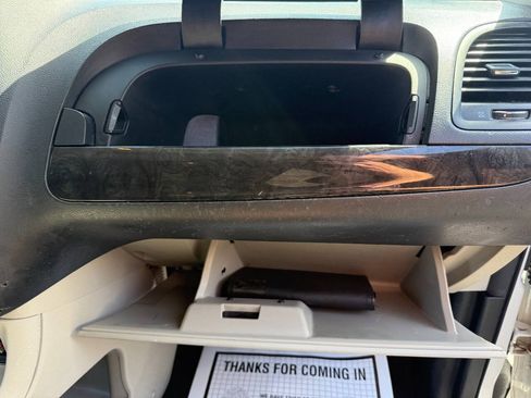 Used 2015 Dodge Grand Caravan SXT w/ Security Group FWD image 36