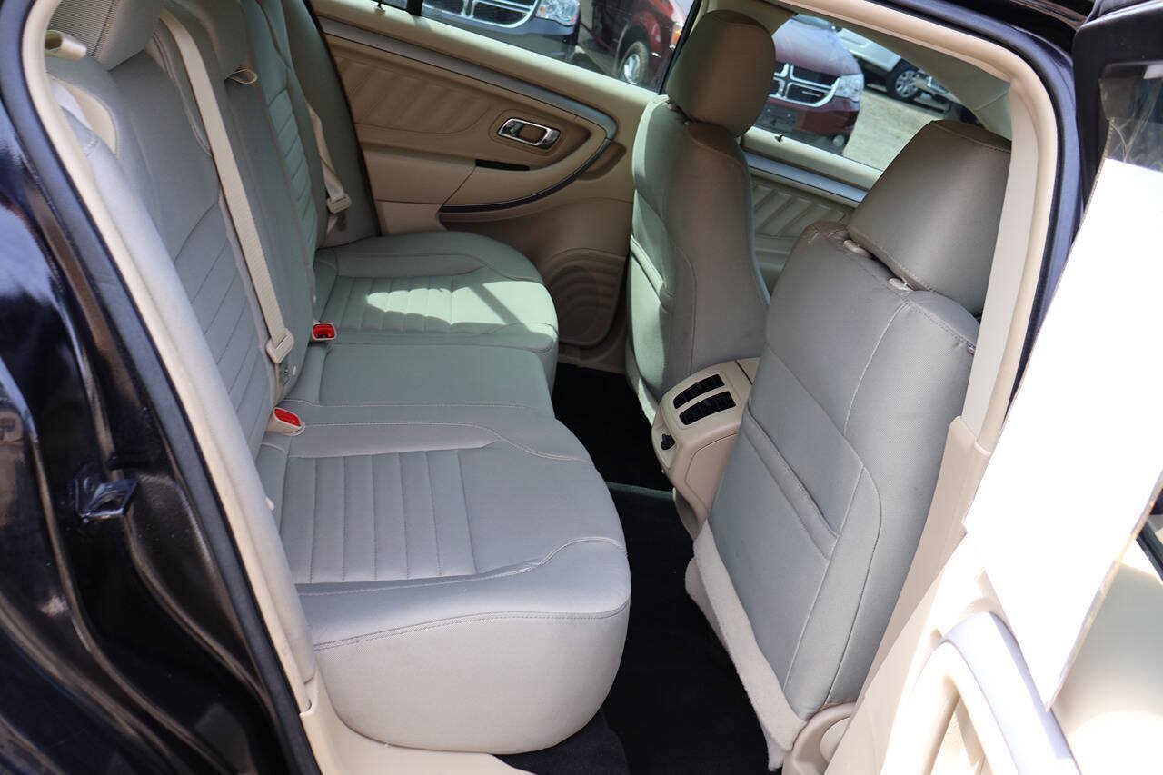 Used 2016 Ford Taurus SE FWD image 23