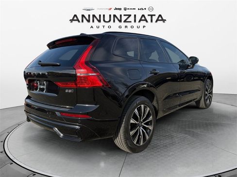 Used 2024 Volvo XC60 B5 Core w/ Protection Package Premier image 5