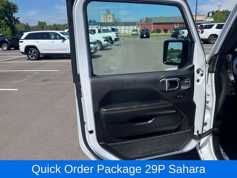 Used 2024 Jeep Wrangler Unlimited Sahara AWD/4WD image 11