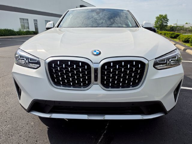 Used 2024 BMW X4 xDrive30i w/ Premium Package AWD/4WD image 13
