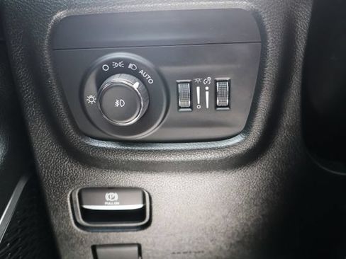 Used 2022 Jeep Grand Cherokee L Limited AWD/4WD image 17