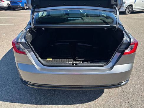 Used 2025 Toyota Camry XLE AWD/4WD image 37