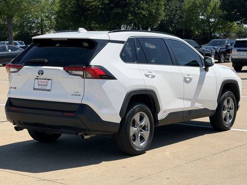 Certified 2024 Toyota RAV4 LE AWD/4WD image 4