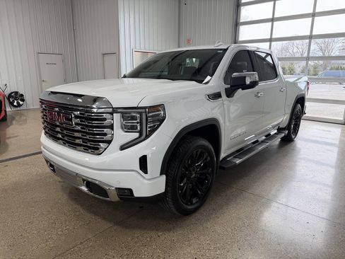 Used 2022 GMC Sierra 1500 Denali image 2