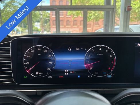 Certified 2025 Mercedes-Benz GLS 450 4MATIC image 9