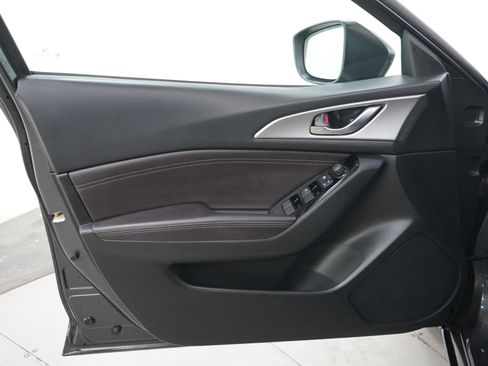 Used 2017 MAZDA MAZDA3 Touring FWD image 20