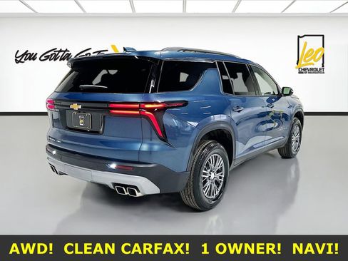Used 2025 Chevrolet Traverse LT image 5