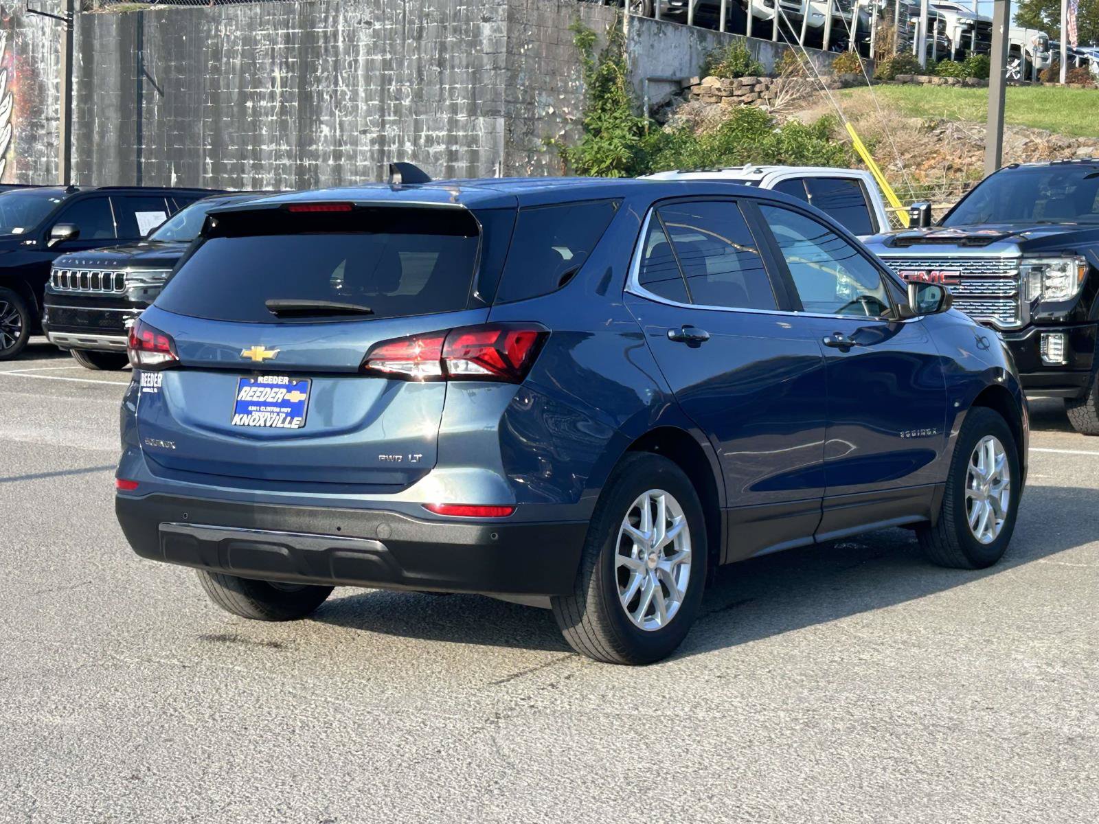 Used 2024 Chevrolet Equinox LT AWD/4WD image 7