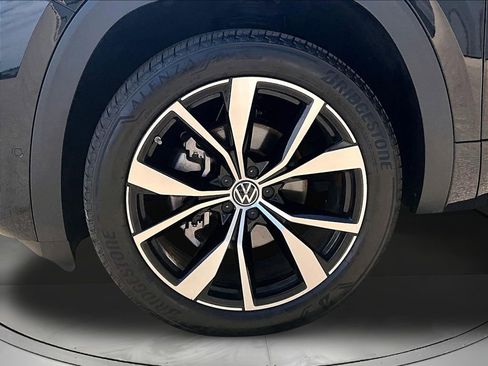 Used 2025 Volkswagen Atlas SEL Premium R-Line AWD/4WD image 37