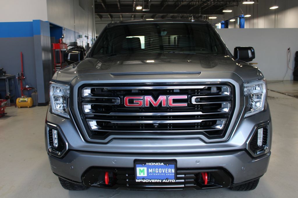 Used 2022 GMC Sierra 1500 AT4 w/ Technology Package AWD/4WD image 2
