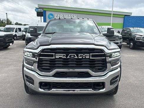 New 2026 RAM 5500 Tradesman w/ Chrome Appearance Group image 2