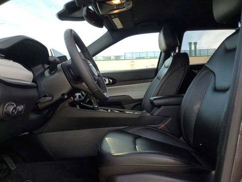 Used 2024 Jeep Compass Limited image 23