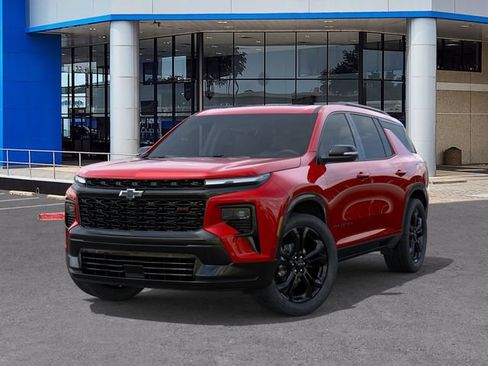 New 2027 Chevrolet Traverse RS w/ LPO, Floor Liner Package FWD image 6