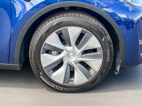 Used 2022 Tesla Model Y Long Range AWD/4WD image 9