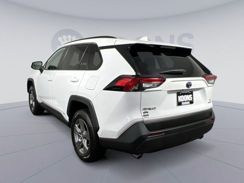 Used 2024 Toyota RAV4 LE AWD/4WD image 8