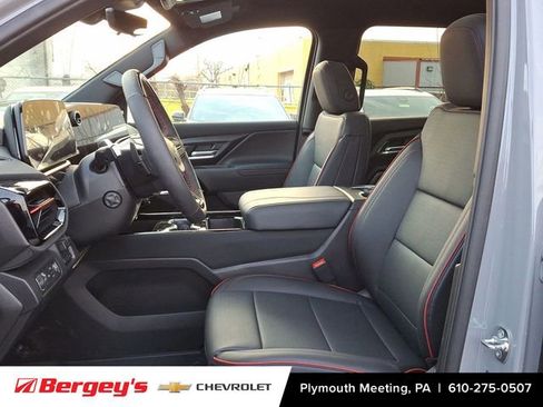 New 2025 Chevrolet Silverado EV RST image 7