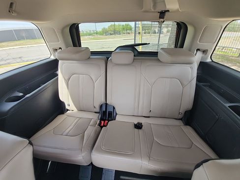 Used 2024 Ford Expedition Limited image 9