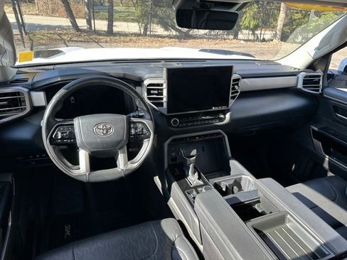 Used 2023 Toyota Tundra Limited image 34