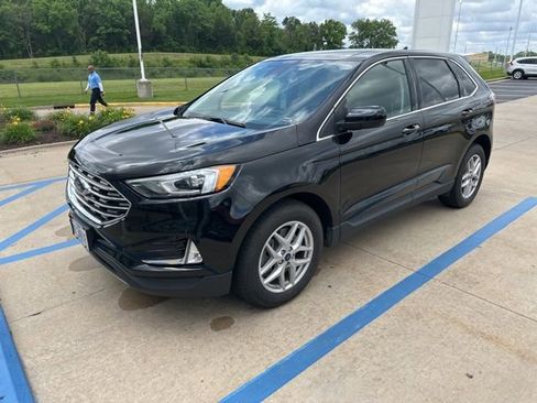 Used 2021 Ford Edge SEL w/ Convenience Package AWD/4WD image 2