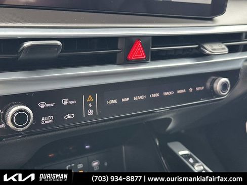 Used 2025 Kia Sorento SX image 12