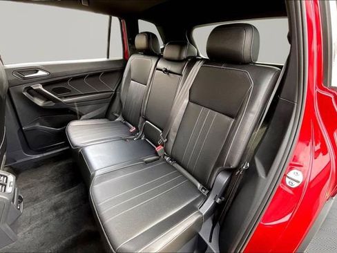 Used 2024 Volkswagen Tiguan SE R-Line image 16