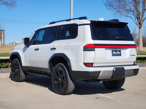 Used 2025 Lexus GX 550 image 4