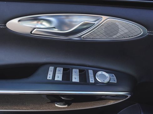 Used 2025 Genesis GV70 2.5T image 10