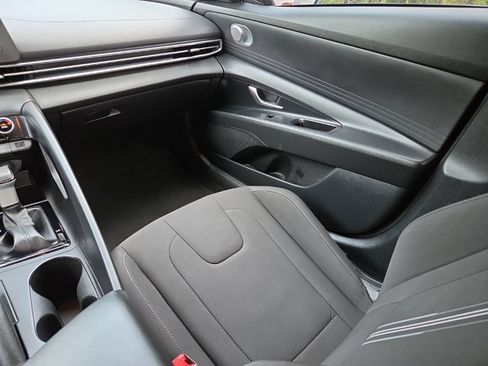 Used 2021 Hyundai Elantra SEL FWD image 30
