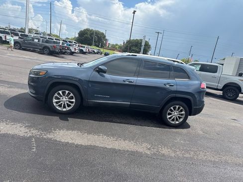 Used 2020 Jeep Cherokee Latitude FWD image 7