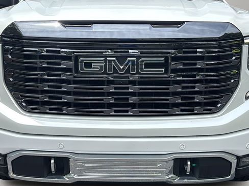 Used 2024 GMC Sierra 1500 Denali Ultimate AWD/4WD image 43